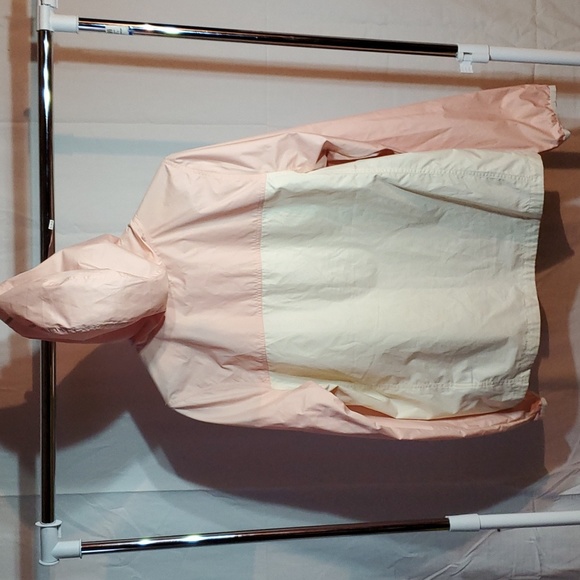 The North Face windbreaker. - Picture 5 of 10